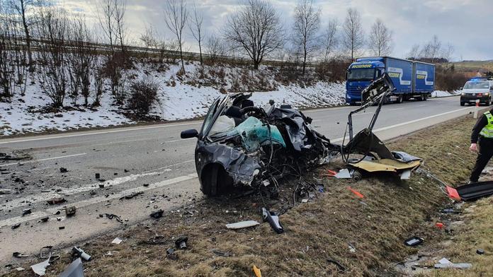 Teprve 21letý řidič vjel do protisměru, zemřel po srážce s kamionem