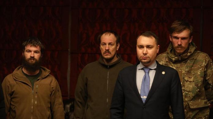 Velká výměna zajatců: Na svobodě jsou hrdinové z Azovstalu i legionáři