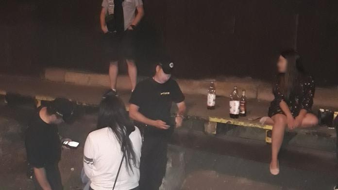 Deváťáci slavili konec školy: Pivo, víno i tvrdé drogy!