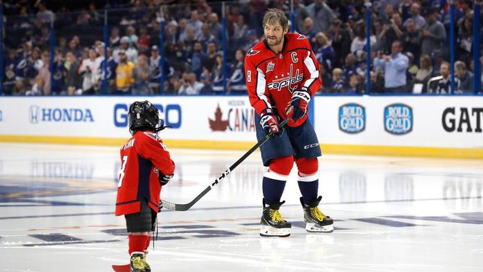 Hvězdy NHL ukázaly dovednosti: Takhle bavily fanoušky! VIDEA