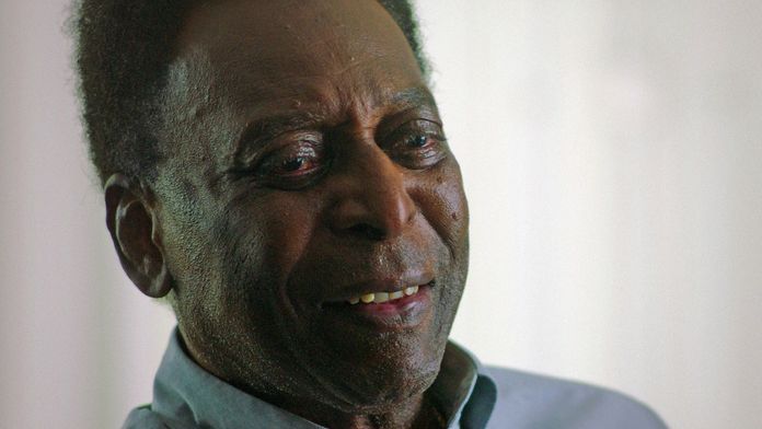 Legendární Pelé je opět v nemocnici. Má otoky po celém těle