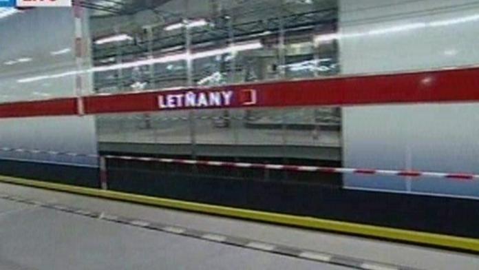 VIDEO: Nové stanice metra ukázaly svou tvář!