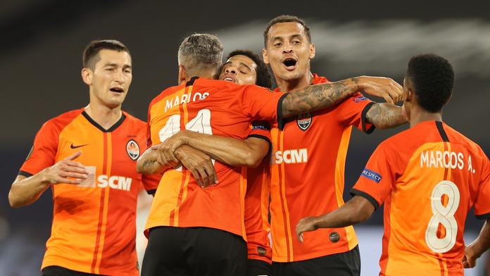Šachtar nedal Basileji šanci, dál jde také Sevilla, na Spartě se radují
