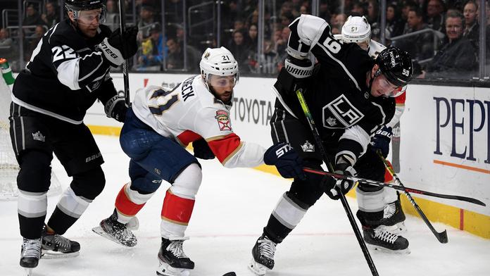 Bombarďák Frk znovu skóroval! Martinez v debutu za Vegas zazářil