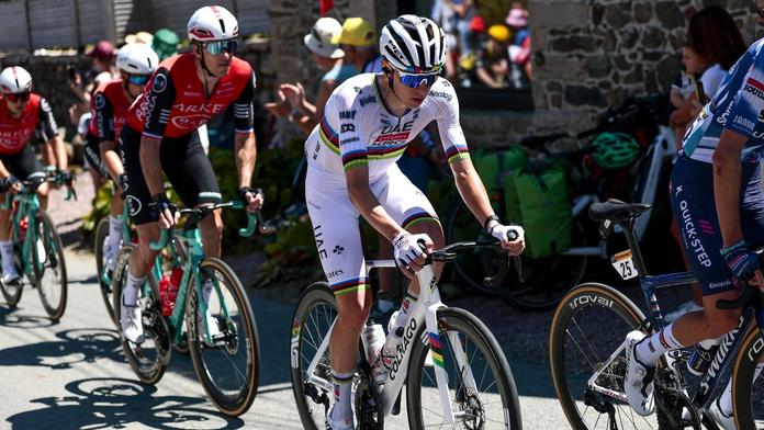 Žlutý dres je zpět. Pogačar ovládl 7. etapu Tour de France a opět vede