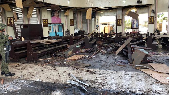 Chrámem na Filipínách otřásla exploze. Nejméně 27 mrtvých