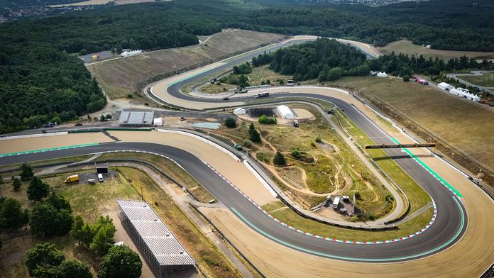 První komplikace na MotoGP v Brně. Největší parkoviště je uzavřeno