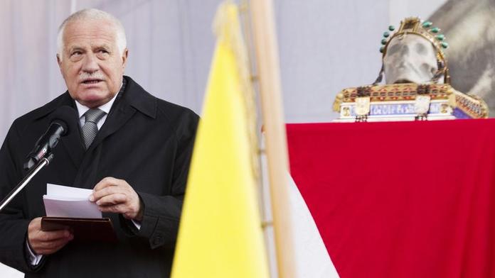 Klaus promluvil u lebky svatého Václava: Rozklad pokračuje