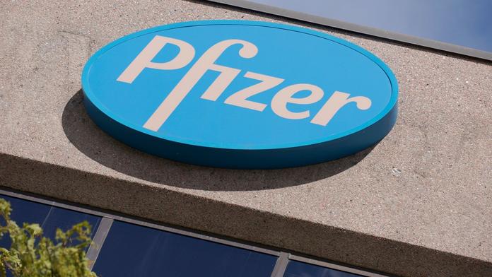 Pfizer testuje tablety proti covidu. Mají zamezit rozmnožování viru