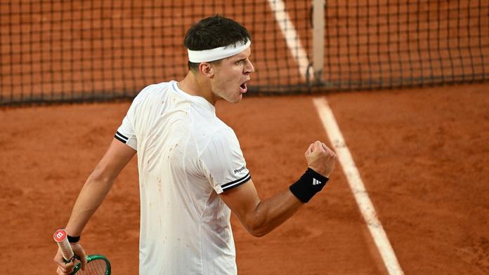 Menšík pokořil další milník! Poprvé v kariéře postoupil na grandslamu do čtvrtfinále