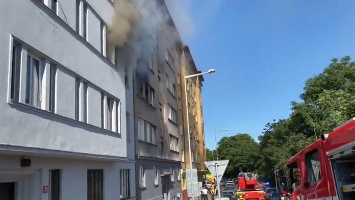 Solidarita po výbuchu bytu v Praze. Lidé poslali desítky tisíc korun