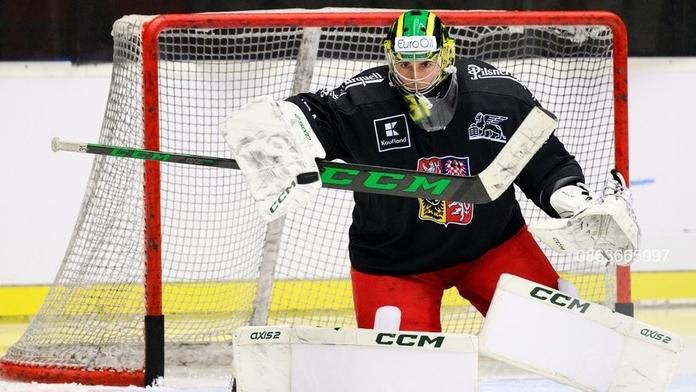 Další česká naděje míří do NHL. Málek podepsal nováčkovskou smlouvu