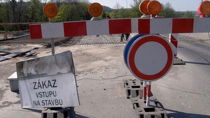 DOPRAVA - PŘEHLED uzavírek. Tudy raději nejezděte