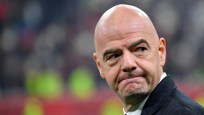 Šéf FIFA v maléru! Bylo s ním zahájeno trestní řízení. Je v tom korupce?