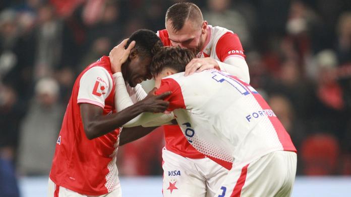 Slavia po třech remízách zabrala, zdolala Baník. Zlín skolil dalšího favorita