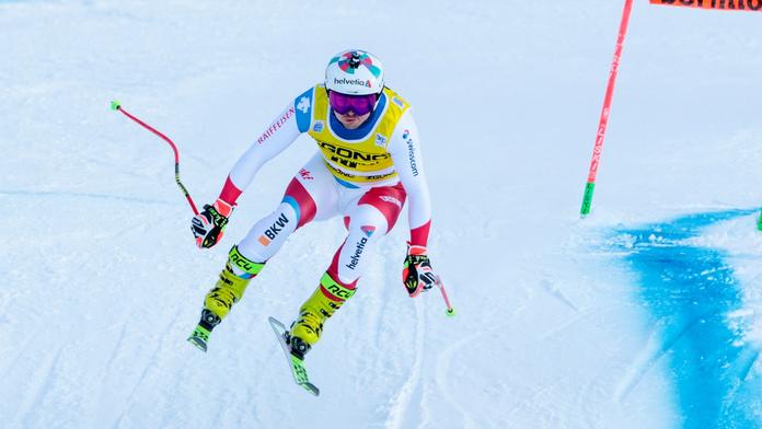 Děsivé pády v Kitzbühelu! Dva závodníky musel přepravit vrtulník
