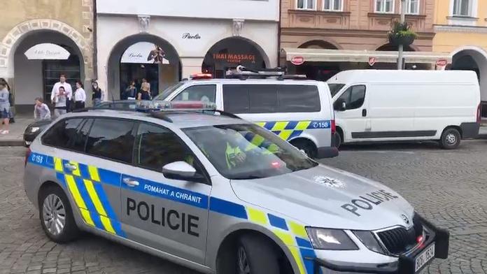 Prodavačku v Českých Budějovicích měl jako rukojmí držet 41letý recidivista