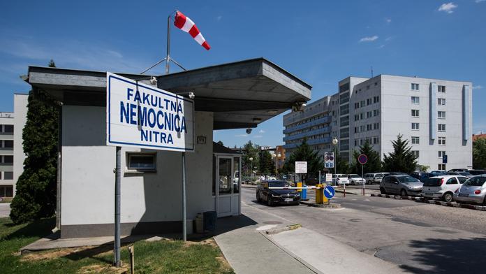Na Slovensku zemřela 15letá dívka s koronavirem. Krátce po testování!