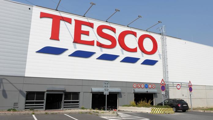 Tesco stahuje nebezpečnou elektroniku. Hrozí, že vybuchne