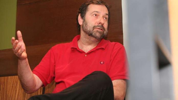 STEM: John boduje mezi politiky. Nečas před Paroubkem