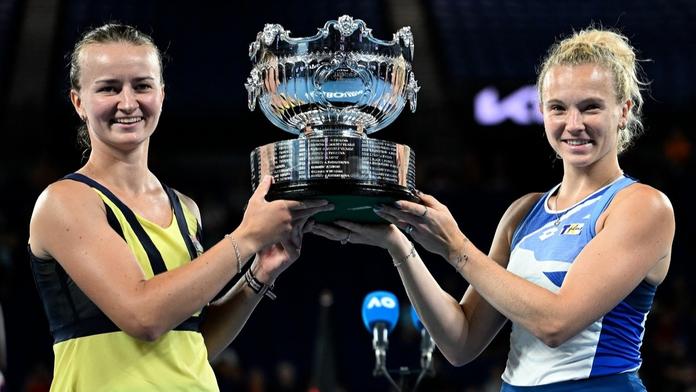 Krejčíková se Siniakovou potvrdily dominanci! Češky slaví sedmý grandslam