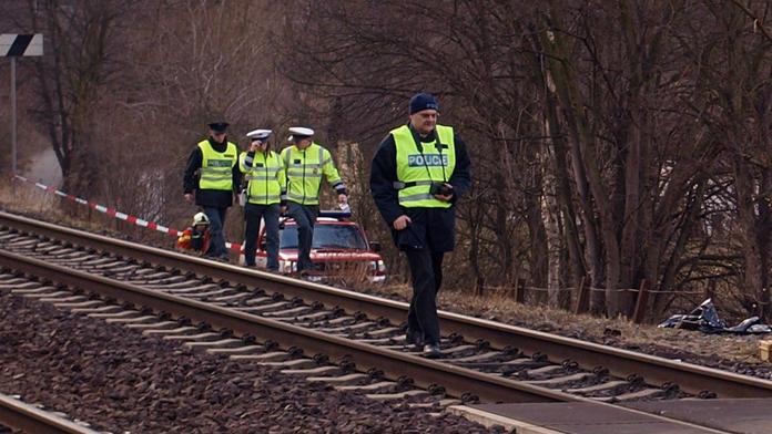 Drama na železnici: Strojvedoucí našel na trati muže bez nohou a v kaluži krve!