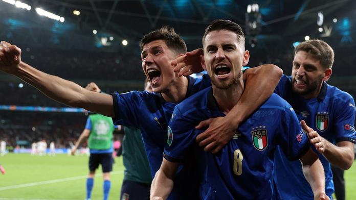Itálie jde do finále Eura! Rozhodující penaltu proměnil Jorginho