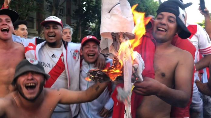 Brutální útok na fotbalisty soupeře: Hráči zvraceli a měli v očích střepy!