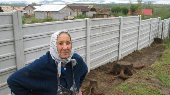 INSPIRACE MATIČNÍ: Slováci staví ZEĎ PROTI ROMŮM!