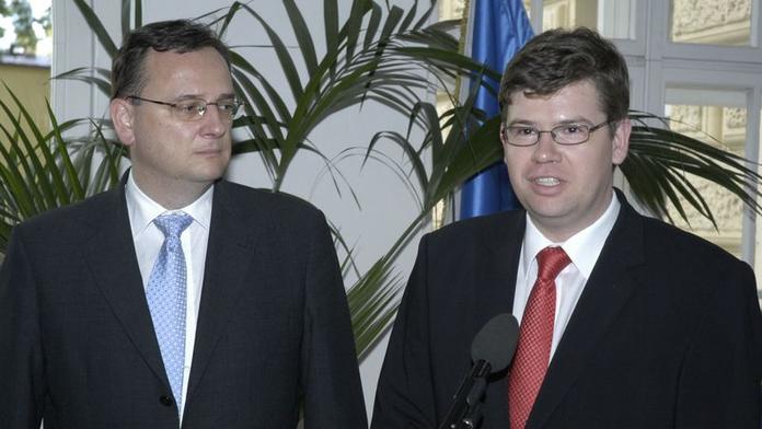Nečas: Nevěděl jsem, že chce jmenovat Bradáčovou. Pospíšil: Věděl to moc dobře!