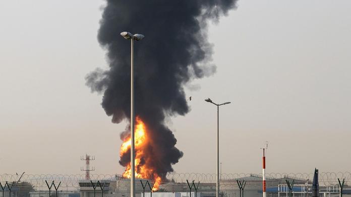Další útok poblíž letiště v Dubaji. Aerolinky musely přerušit provoz
