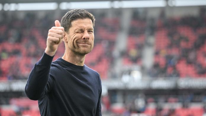 Chelsea má nového trenéra. Alonso kývl na nabídku, tvrdí známý novinář