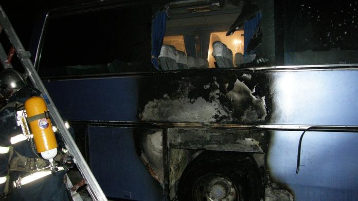V linkovém autobusu hořelo sedadlo, cestující museli utéct!