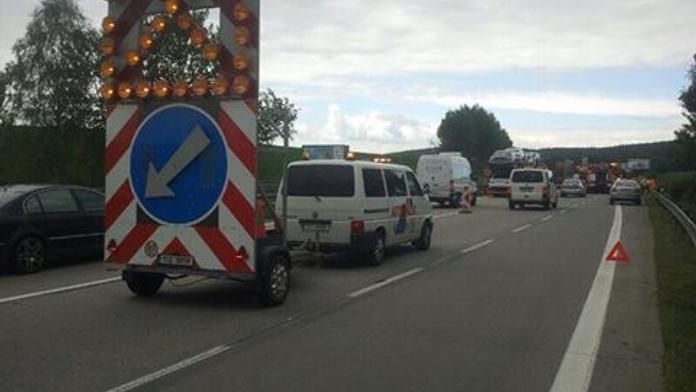 Smrt na dálnici D1! Do auta údržbářů narazil osobní vůz