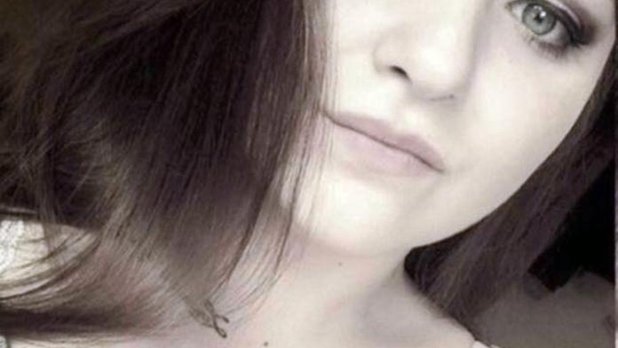 Dívka umírala na zadním sedadle, muži si zatím sháněli prostitutky