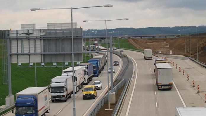V Česku už příští rok přibude změnou na papíře 300 km dálnic