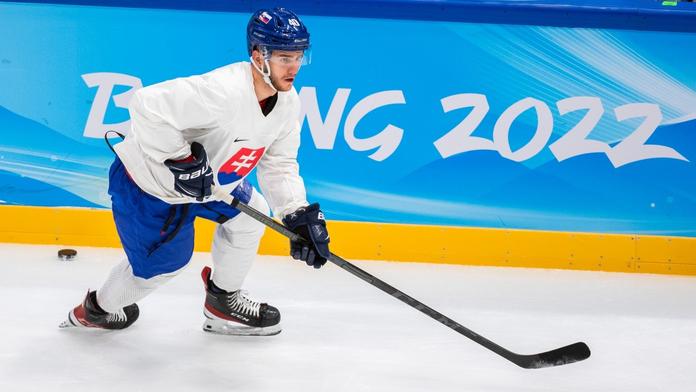 Slovenské hokejisty kosí covid-19. Trojice hráčů zamířila po příletu do izolace