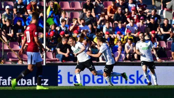 Franz vyloupil Letnou. Karviná vyhrála 3:1! Padla i Slavia