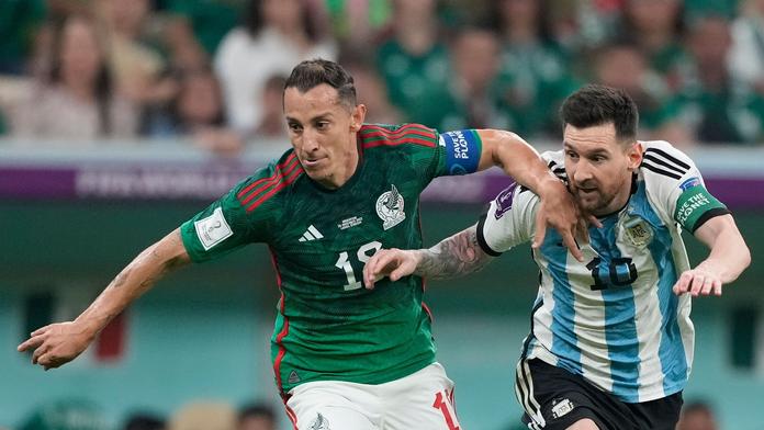 Mexický boxer vyhrožuje Messimu. Vadí mu, že zneuctil dres soupeře