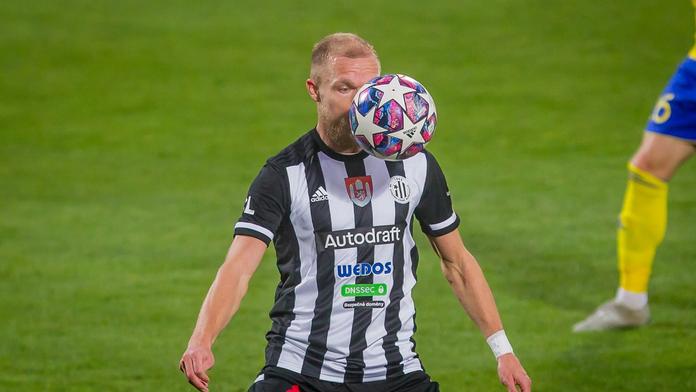 Velké trable pro Dynamo. Za falešný podpis mu hrozí strmý pád