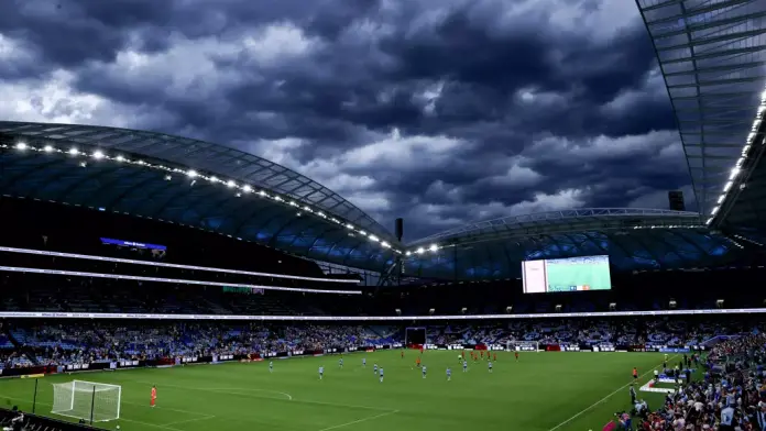 Stadiony pro MS žen: Místo z Pána prstenů, Skleník i sto let staré stánky