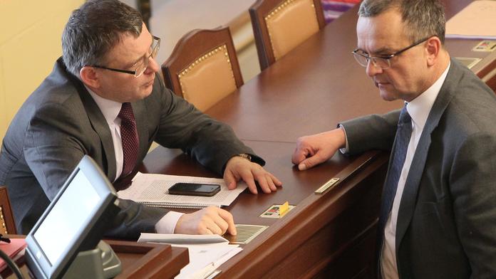 Zaorálek: Kalousek ať nevyhrožuje policii a řeší letouny CASA jako ProMoPro