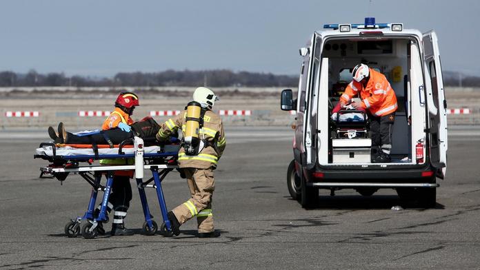 Manévry na Ruzyni! V letadle nad Českem zkolaboval pasažér