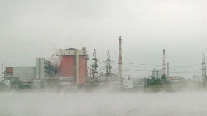 Přelety raket nad atomovou elektrárnou. Hrozí jaderná havárie, varuje agentura