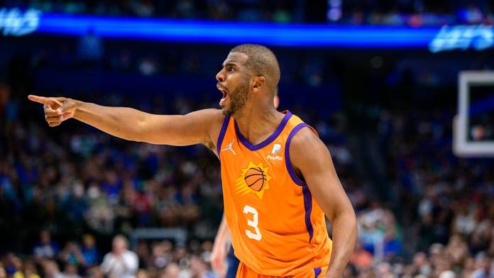 Chris Paul zuřil. Fanoušek napadl rodinu hvězdy NBA při zápase