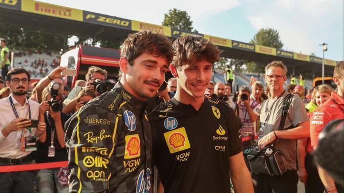 Historický moment v F1. V barvách jedné stáje poprvé pojedou v Abú Zabí bratři
