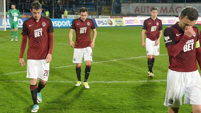 Průjem fotbalové Sparty: Vysmál se jí už i poslední tým tabulky!