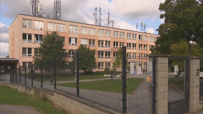 Základní škola v Újezdu nad Lesy