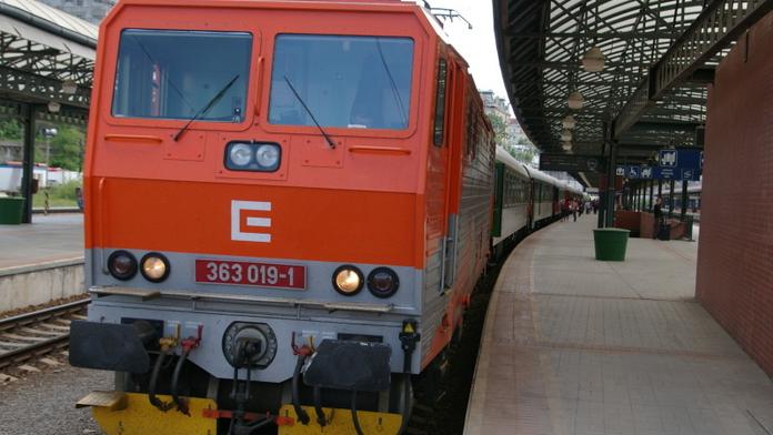 Třináctiletý kluk nepřežil na Blanensku střet s rychlíkem