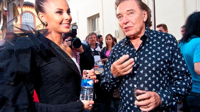 Nestárnoucí zlatý slavík Karel Gott slaví 73. narozeniny